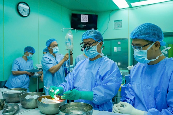 Hành trình xuyên Việt đưa trái tim về cứu bệnh nhi